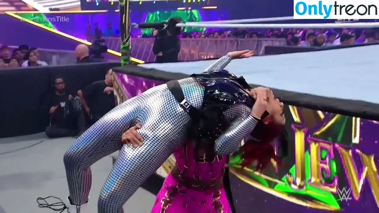 Bayley nude photo #0614 (Pamela Rose Martinez / bayley.r / itsmebayley)