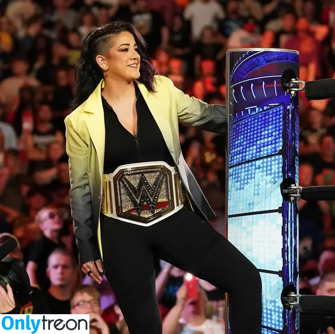 Bayley nude photo #0748 (Pamela Rose Martinez / bayley.r / itsmebayley)