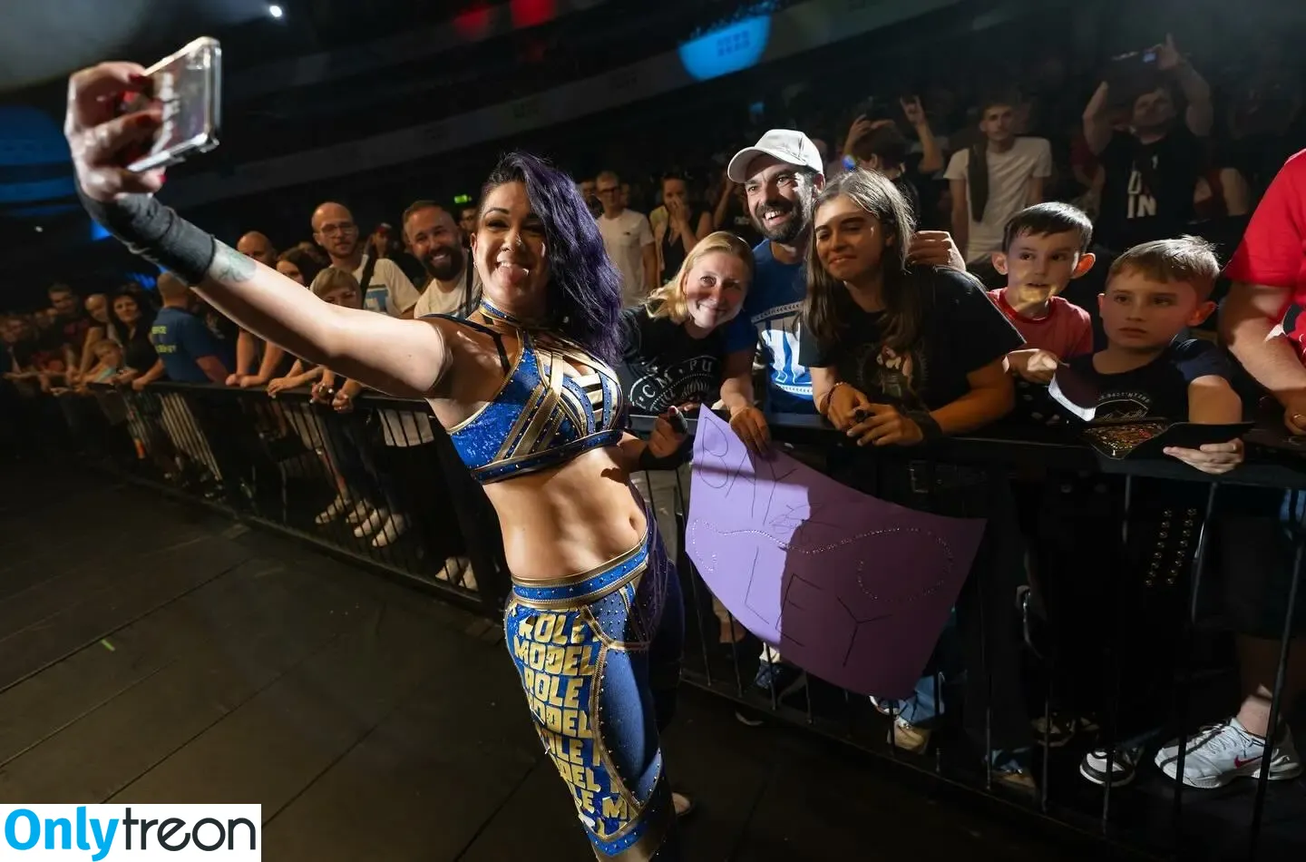 Bayley nude photo #1025 (Pamela Rose Martinez / bayley.r / itsmebayley)