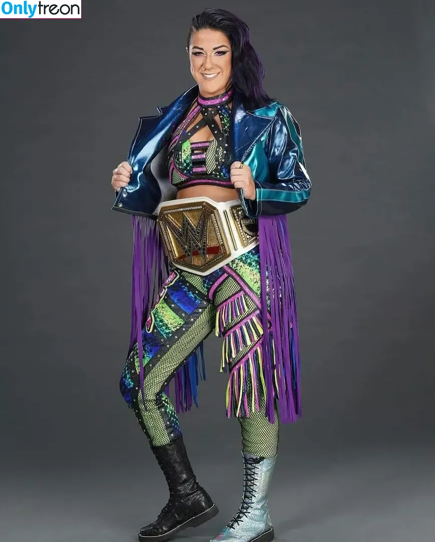 Bayley nude photo #1055 (Pamela Rose Martinez / bayley.r / itsmebayley)