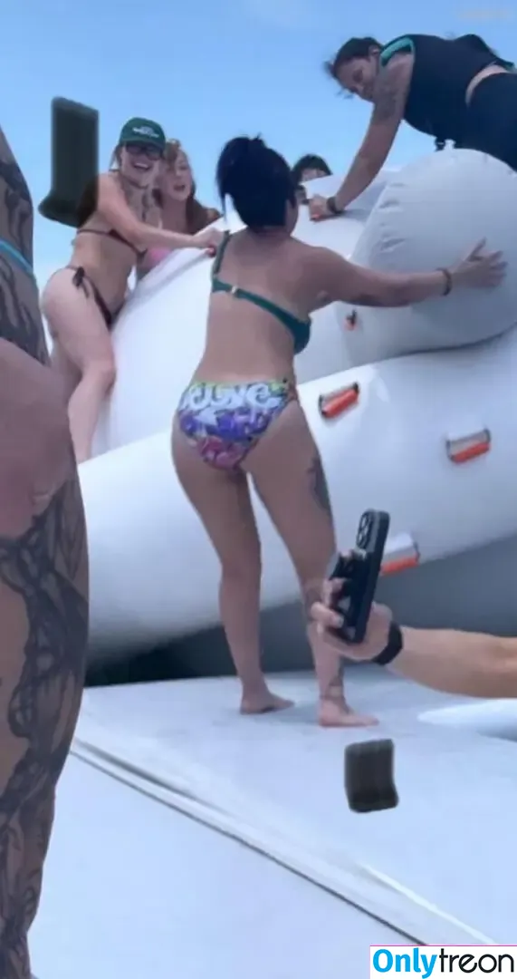 Bayley nude photo #1448 (Pamela Rose Martinez / bayley.r / itsmebayley)