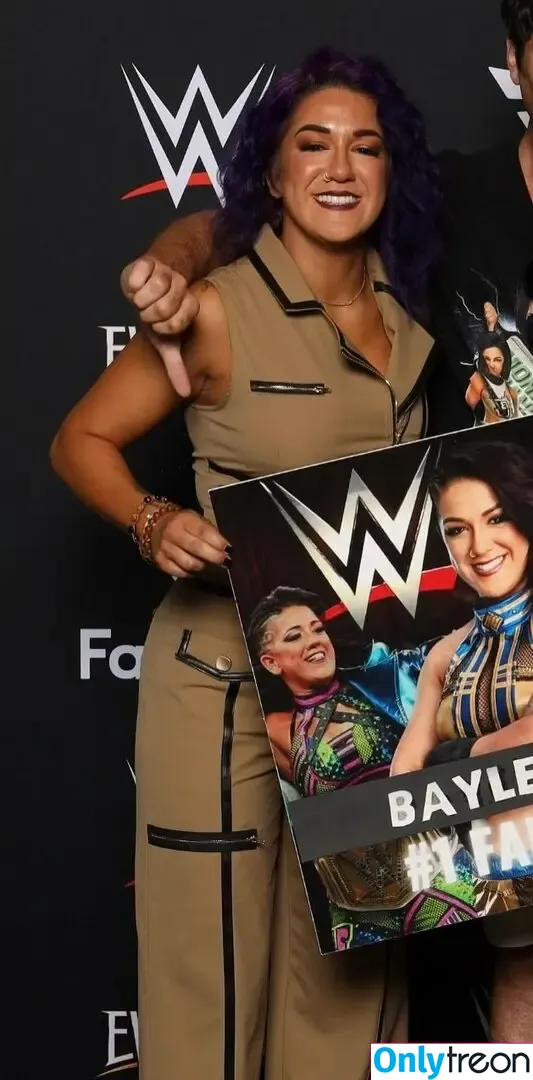 Bayley nude photo #1540 (Pamela Rose Martinez / bayley.r / itsmebayley)