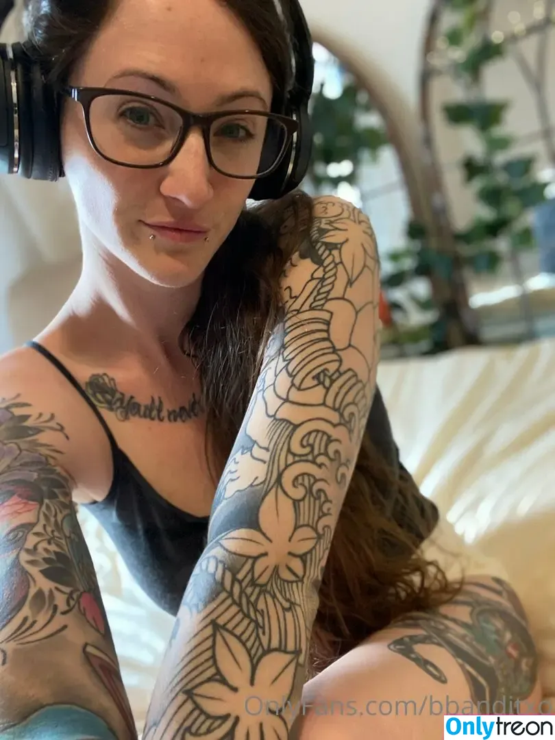bbanditxo nude photo #0490 (Badlandbandit)