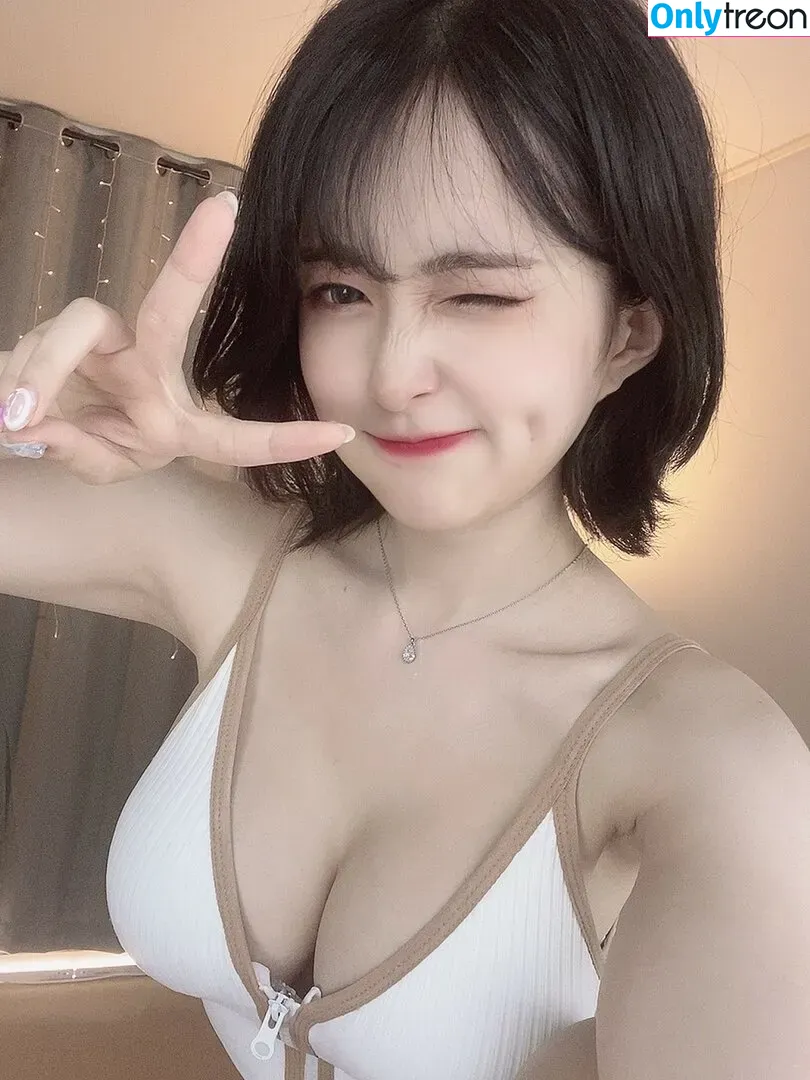 bbang9.2 nude photo #0018 (flower1023 / 김빵귤)