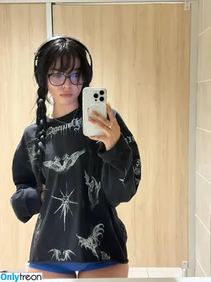 Bbaybeebirkin / beevibinn / chocoostrabieee / lilpinkiezzz / riukumabear nude photo #0202