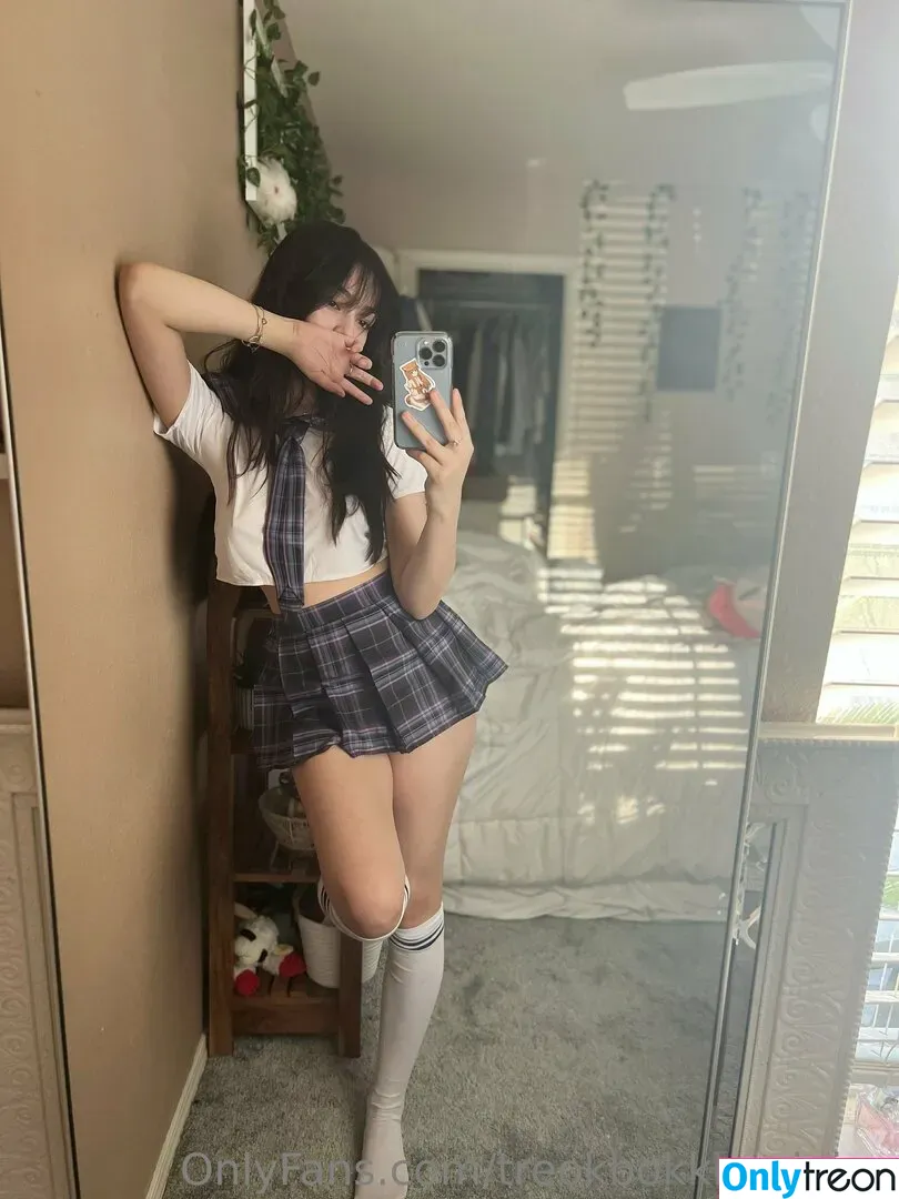 Bbaybeebirkin nude photo #0043 (beevibinn / chocoostrabieee / lilpinkiezzz / riukumabear)