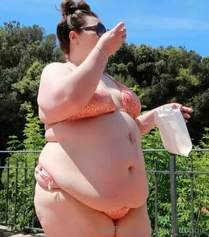 bbw_bonnie / bbwfeedeebonnie nude photo #0135