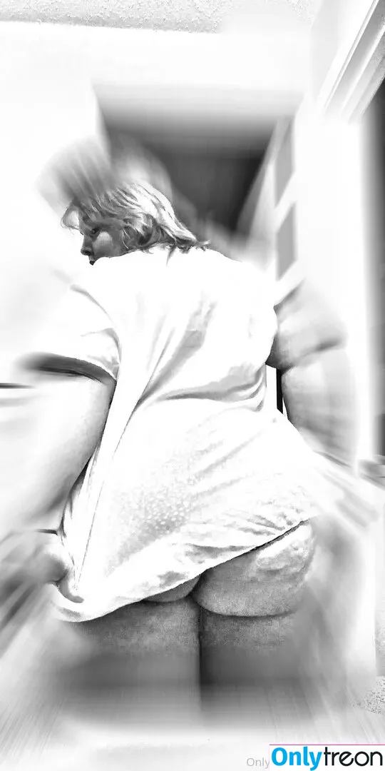 bbw4red20 nude photo #0002 (ssbbw4red20)