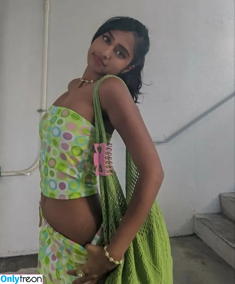 bbyg6rl nude photo #0351 (bbygrll)