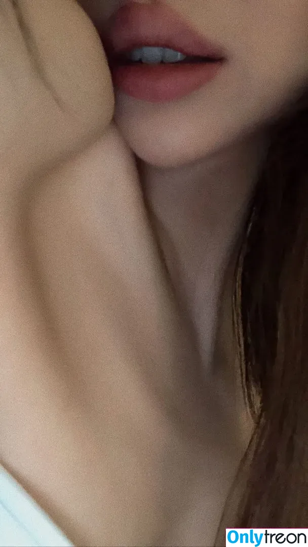 bbymari nude photo #0029 (bbymari._ / mariyknight)