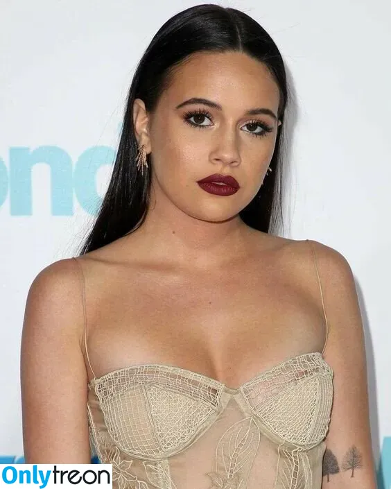 Bea Miller nude photo #0094 (beamiller)