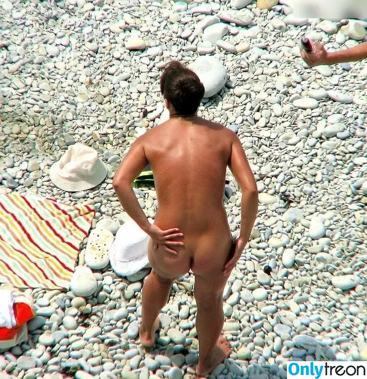 Beach nude photo #1420 (Beach)