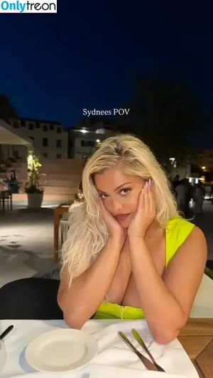 Bebe Rexha / beberexha / skylinevexx nude photo #0892