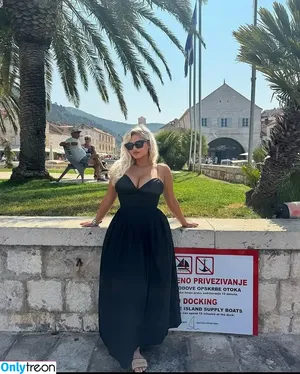 Bebe Rexha / beberexha / skylinevexx nude photo #0909