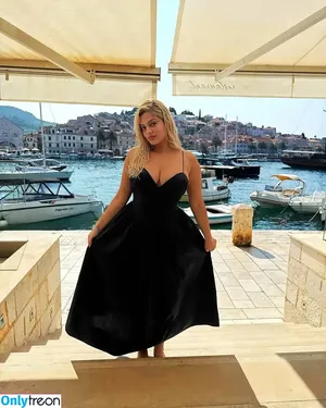 Bebe Rexha / beberexha / skylinevexx nude photo #0910