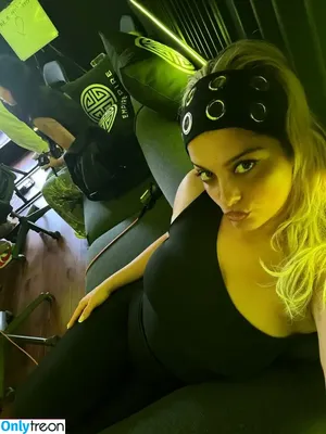 Bebe Rexha / beberexha / skylinevexx nude photo #0952