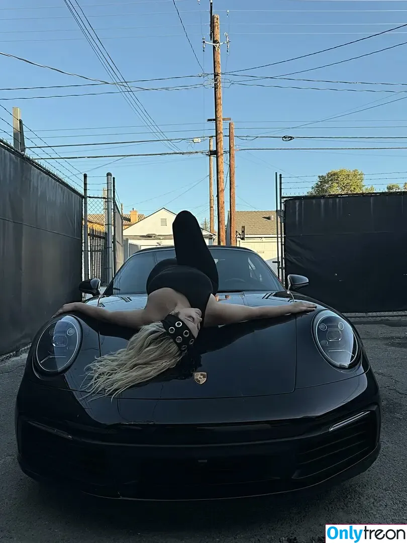 Bebe Rexha nude photo #0951 (beberexha / skylinevexx)