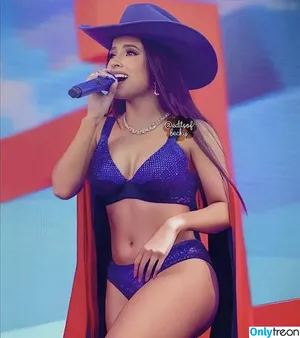 Becky G / Reggaeton singer / iambeckyg / missbeckyfeet nude photo #1184