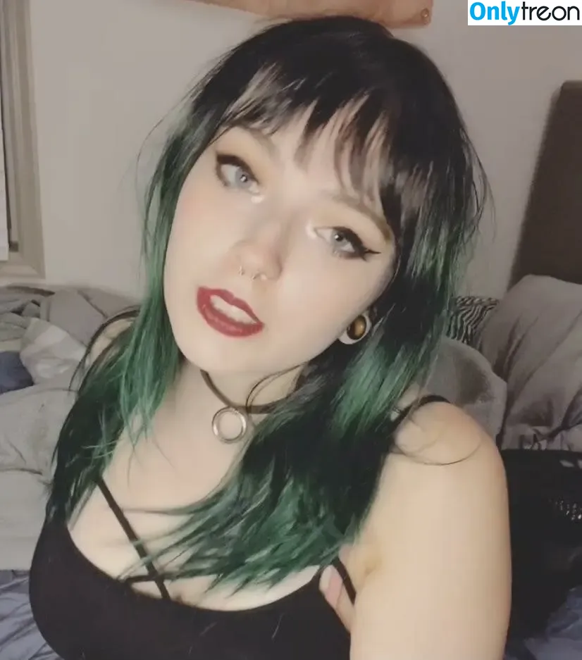 beelzebubswhore nude photo #0004 (beelzebubswhore)