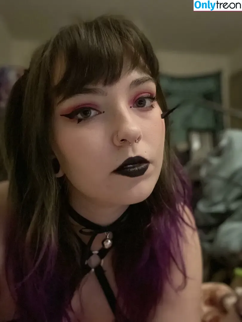 beelzebubswhore nude photo #0026 (beelzebubswhore)