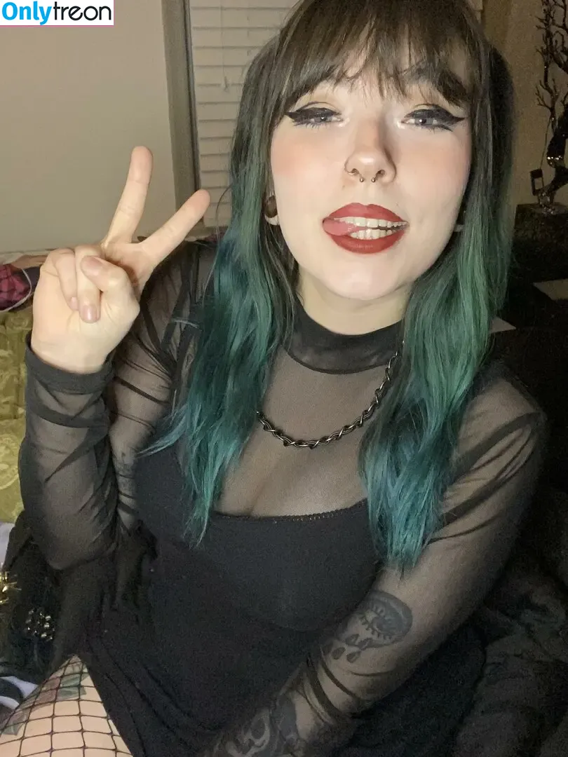 beelzebubswhore nude photo #0029 (beelzebubswhore)