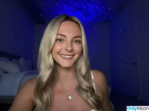 Beez ASMR / asmrmaddy / beezasmr nude photo #0171