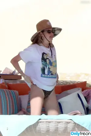 Behati Prinsloo / behatiprinsloo nude photo #0327