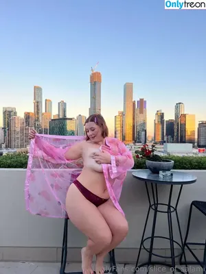 Bel Larcombe / Slice_of_salami_ / Bel Larcombe slice_of_salami_ / bel_larcombe_ nude photo #0589