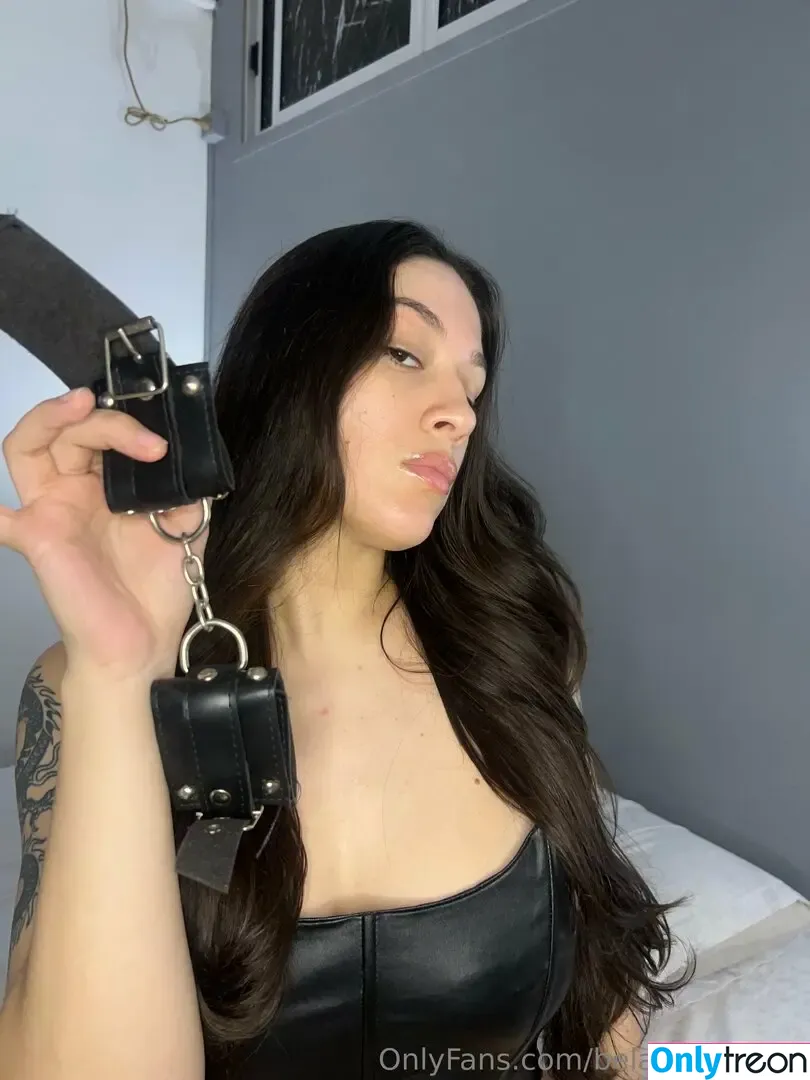 belaleisztinger nude photo #0051 (my.bella.fetish)