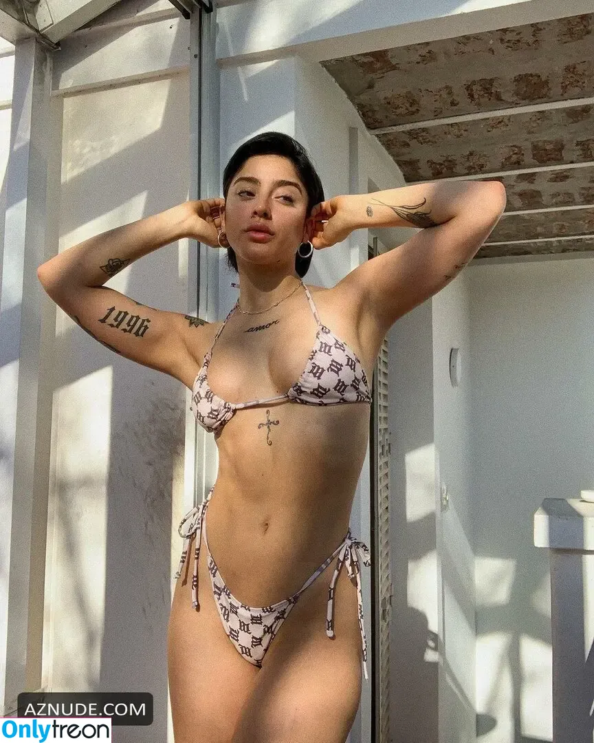 Belenegri nude photo #0153 (La Chilena / Lachilenabelu)