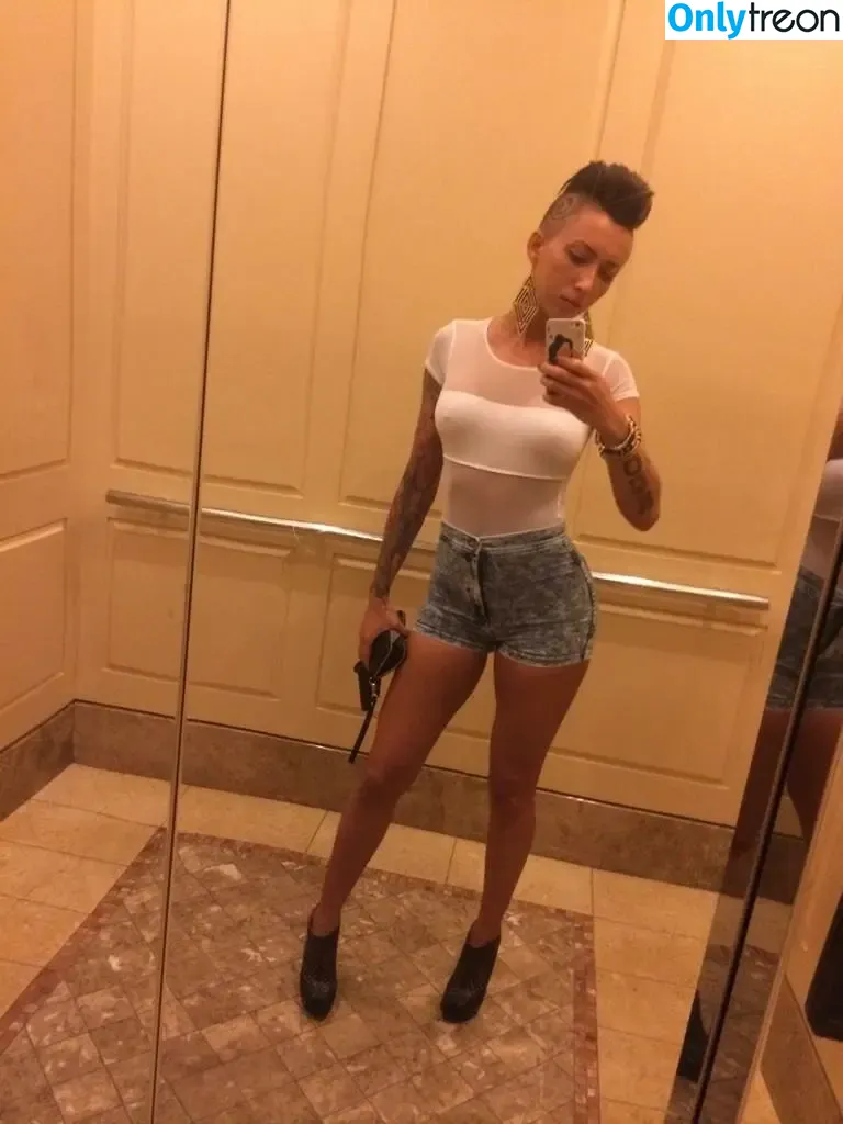 Bella Bellz nude photo #0043 (bellainkybellz / i_am_bellabellz / inkybellabellz)