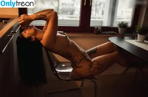 bella_vita88 / i.n.k.e.d_b.e.l.l.a / inked_bella88 nude photo #0056