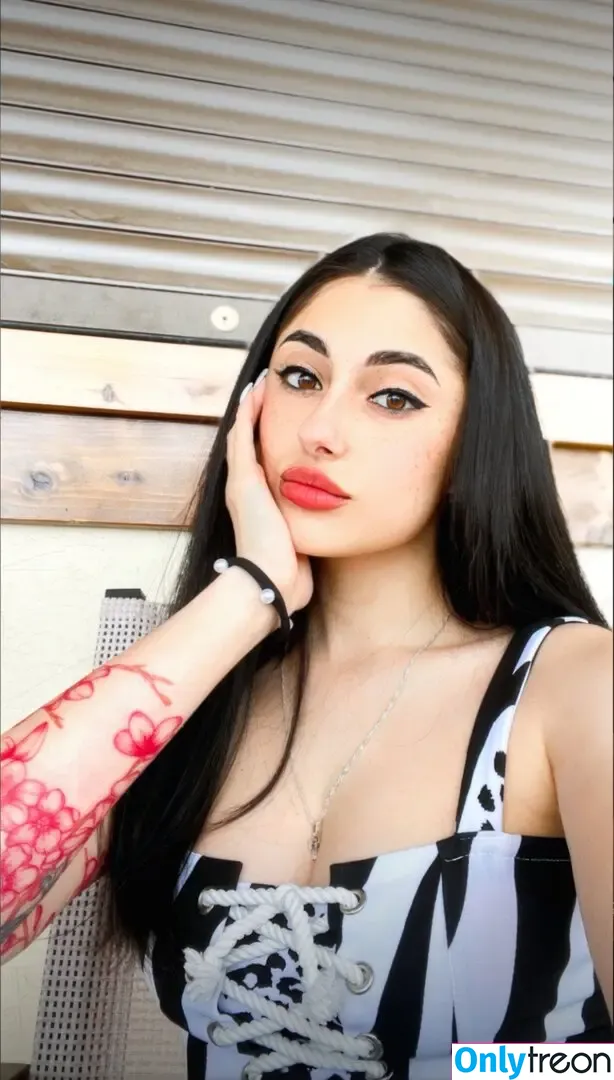 bellacakexx nude photo #0178 (bellapaigexx)