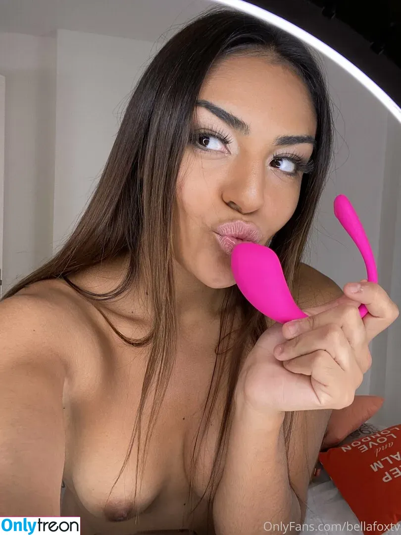 bellafoxtv nude photo #0052 (bellafox.tv)
