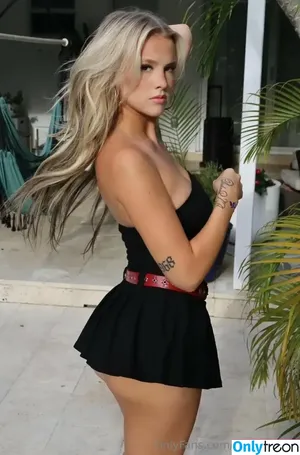  nude photo #0004