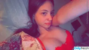 bellalovess / izzyybellaa nude photo #0001