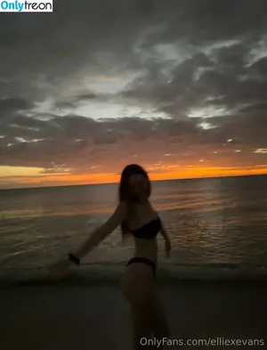 bellalovess / izzyybellaa nude photo #0009