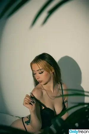 bellaskyefreee / bellaskyeee nude photo #0001