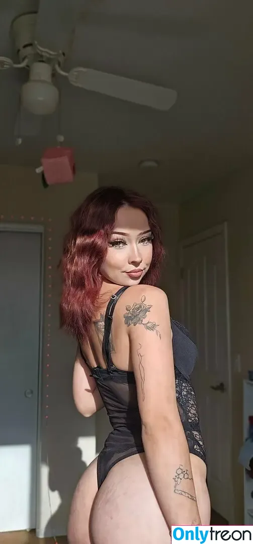 bellaskyefreee nude photo #0030 (bellaskyeee)