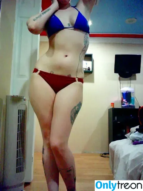 beltinbacon nude photo #0022 (brendinfallon / smolbacons)