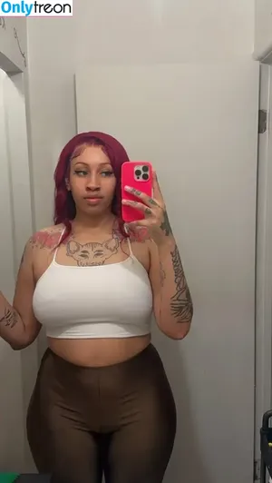 berryatnight / gaarababymama / thatssostrawberry nude photo #0012