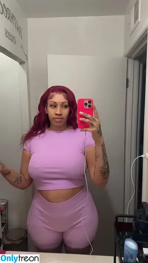 berryatnight / gaarababymama / thatssostrawberry nude photo #0013