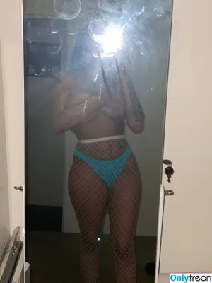 berryatnight / gaarababymama / thatssostrawberry nude photo #0018