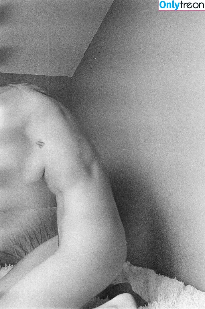 Berta Andrea Snædal nude photo #0198 (bandreas4 / bertaandreasnaedal)