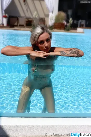 Bertha Marie / bertha-marie / berthi_and_polly_official nude photo #0101