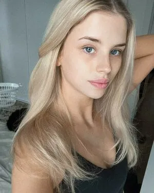 Berticuss / Britnyellen nude photo #0081