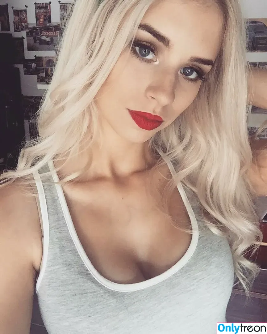 Berticuss nude photo #0042 (Britnyellen)