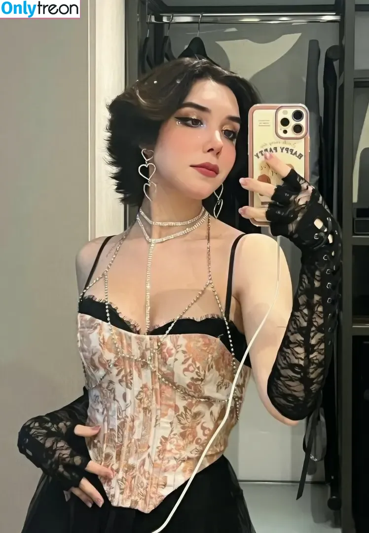 Bethcast nude photo #0012 (Bethcast)