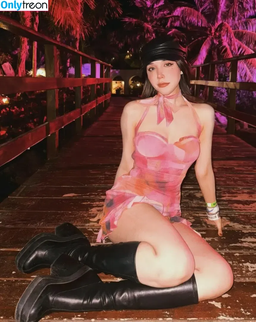 Bethcast nude photo #0015 (Bethcast)