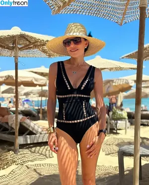 Bethenny Frankel / bethenny / bethennyfrankel nude photo #0483
